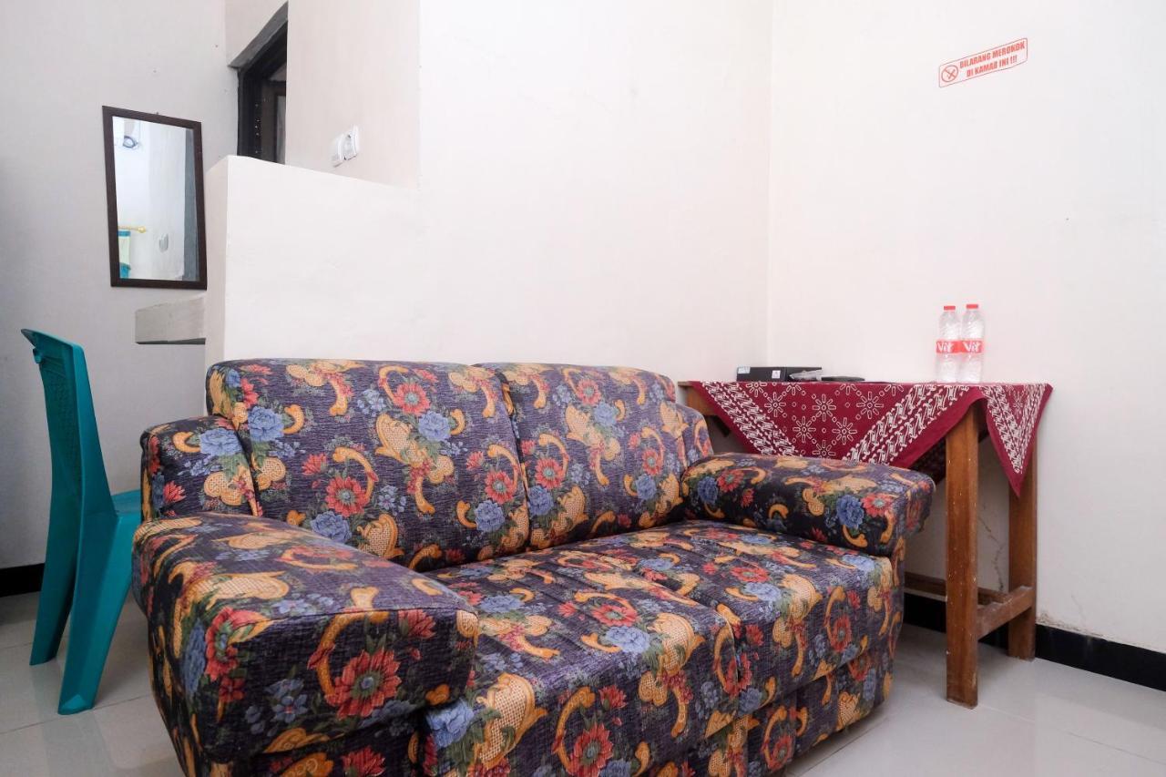 Reddoorz Syariah Near Flyover Palur Karanganyar  Bagian luar foto