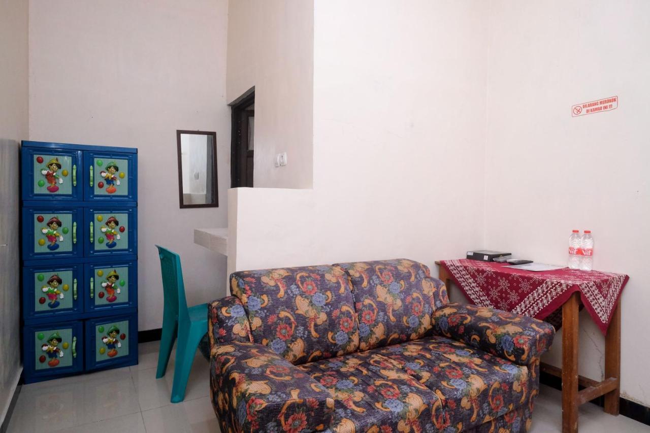 Reddoorz Syariah Near Flyover Palur Karanganyar  Bagian luar foto