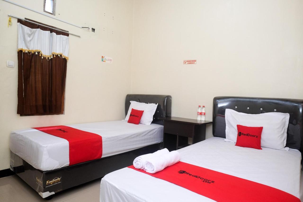 Reddoorz Syariah Near Flyover Palur Karanganyar  Bagian luar foto