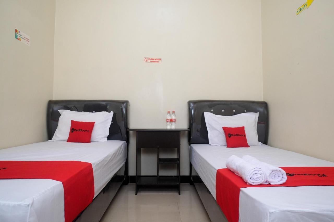 Reddoorz Syariah Near Flyover Palur Karanganyar  Bagian luar foto