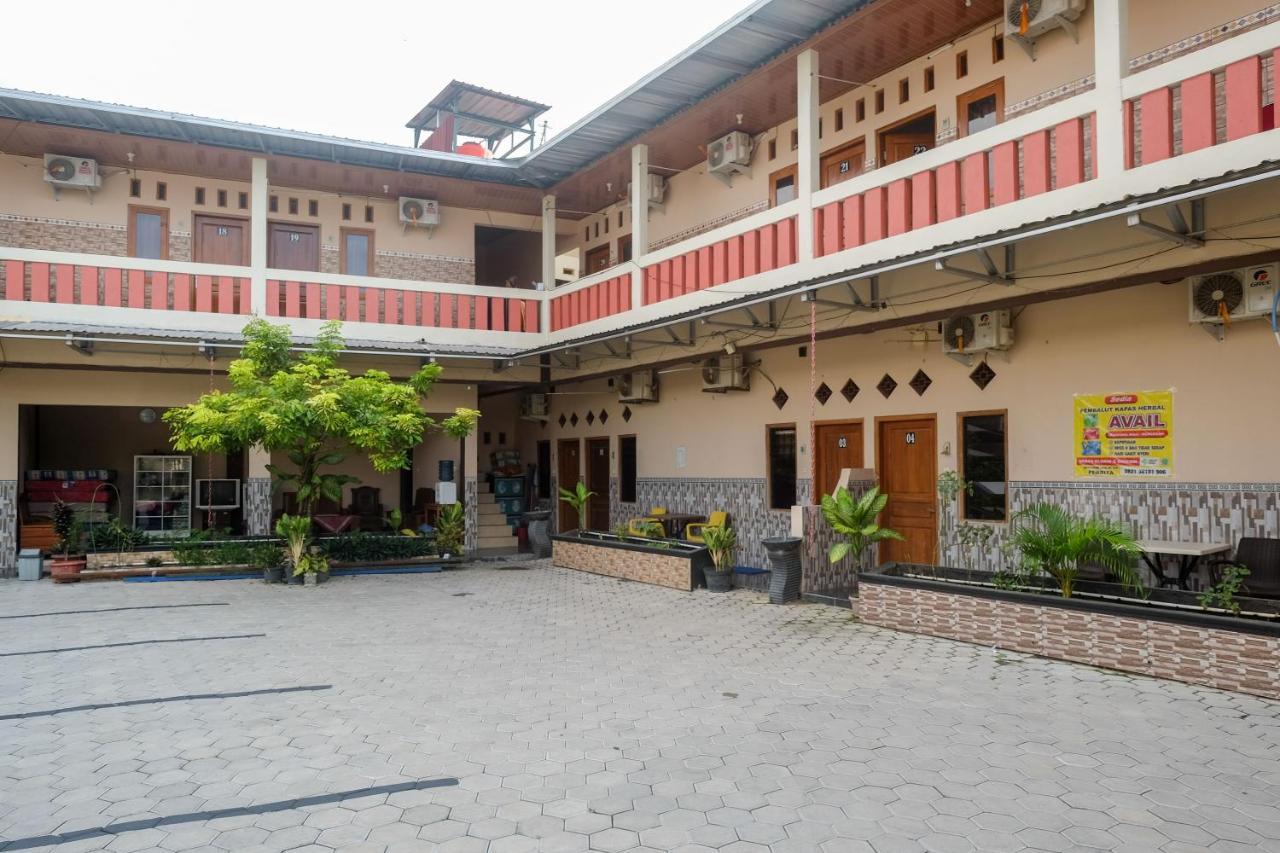 Reddoorz Syariah Near Flyover Palur Karanganyar  Bagian luar foto