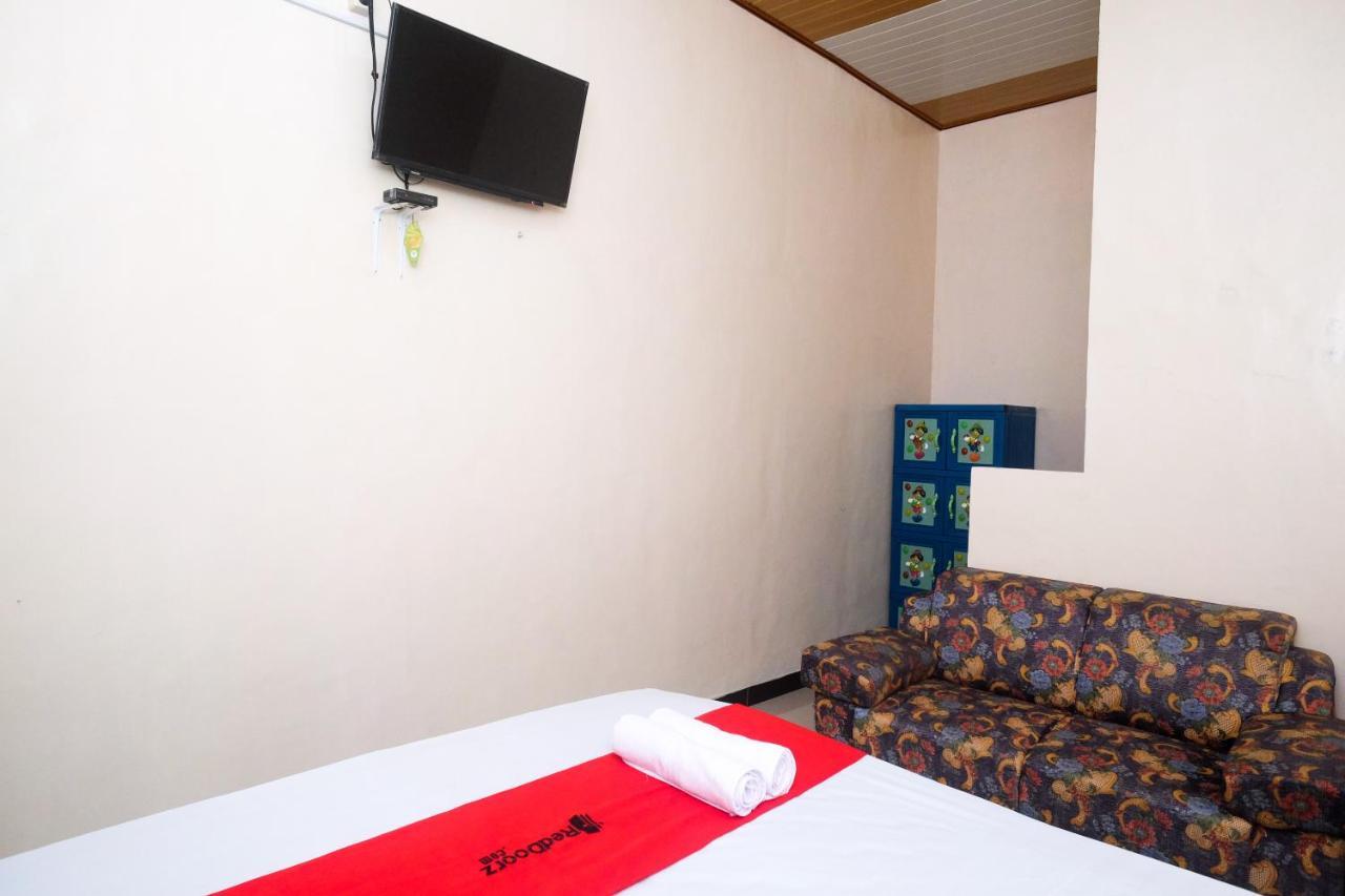 Reddoorz Syariah Near Flyover Palur Karanganyar  Bagian luar foto