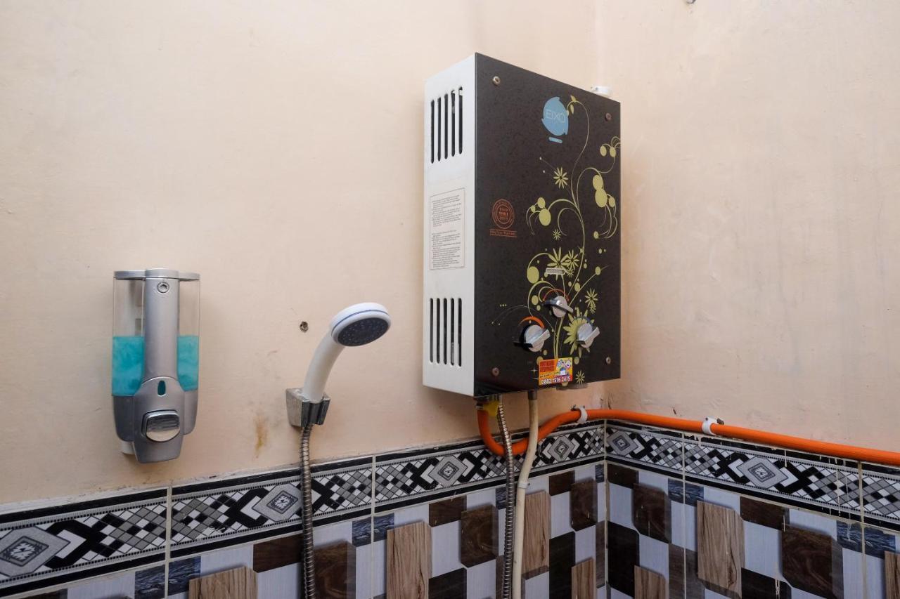Reddoorz Syariah Near Flyover Palur Karanganyar  Bagian luar foto