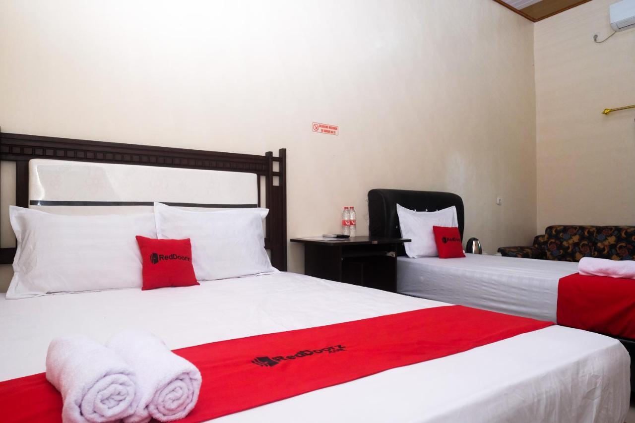 Reddoorz Syariah Near Flyover Palur Karanganyar  Bagian luar foto