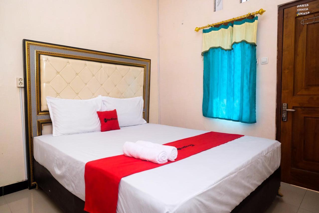 Reddoorz Syariah Near Flyover Palur Karanganyar  Bagian luar foto